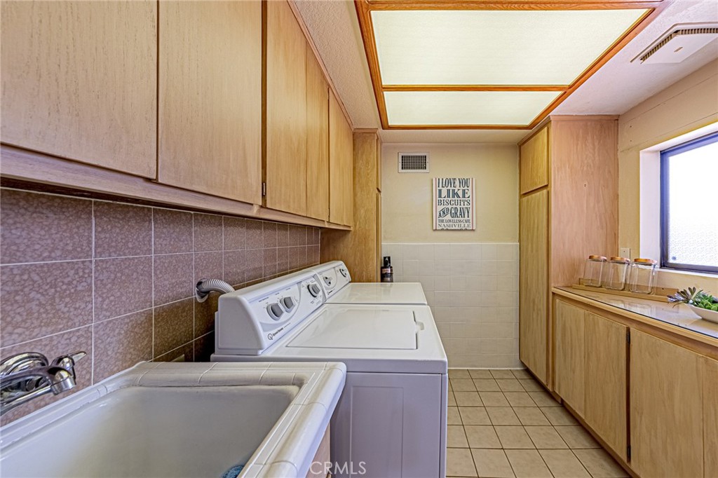 1737 Gainsborough Road