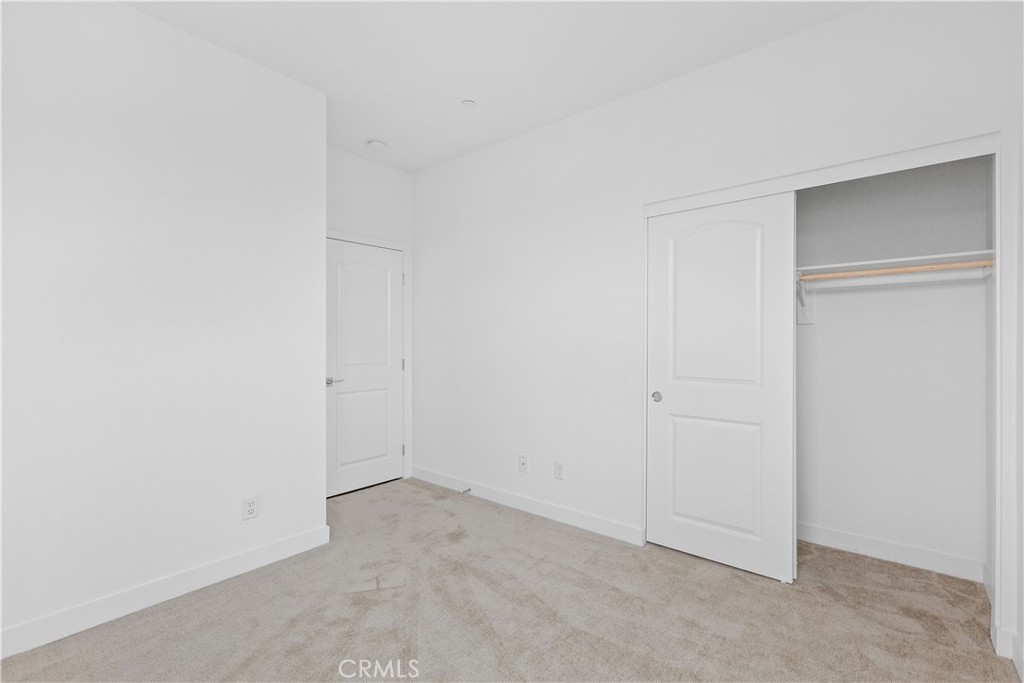 1218 W Cara Dr