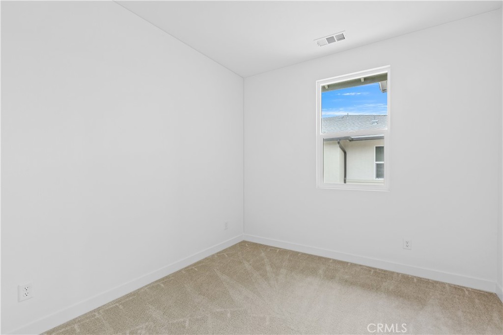 1218 W Cara Dr