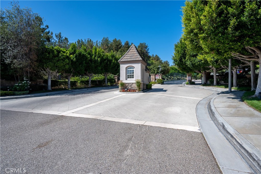 2021 S Sanders Court