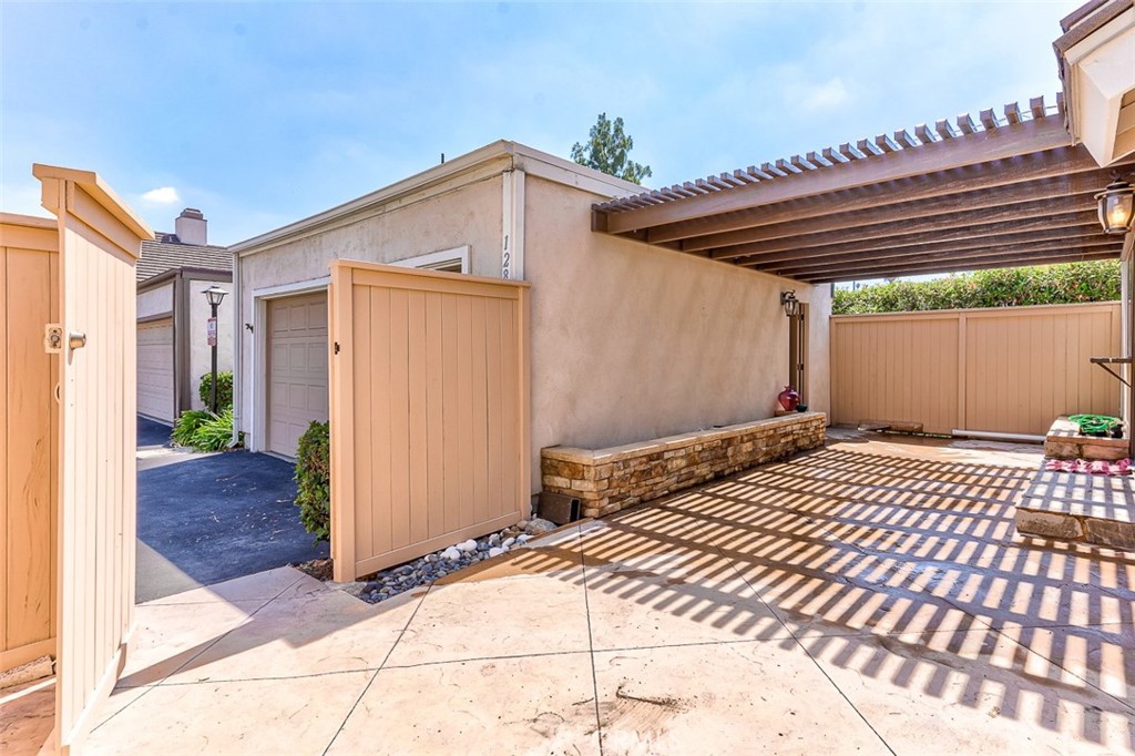 1281 Stonehedge Lane