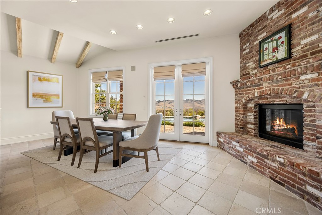 2112 Indian Creek Road