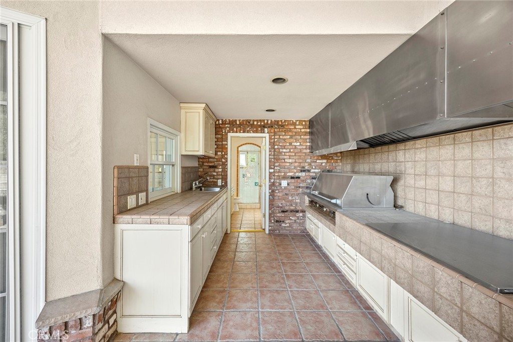 2112 Indian Creek Road