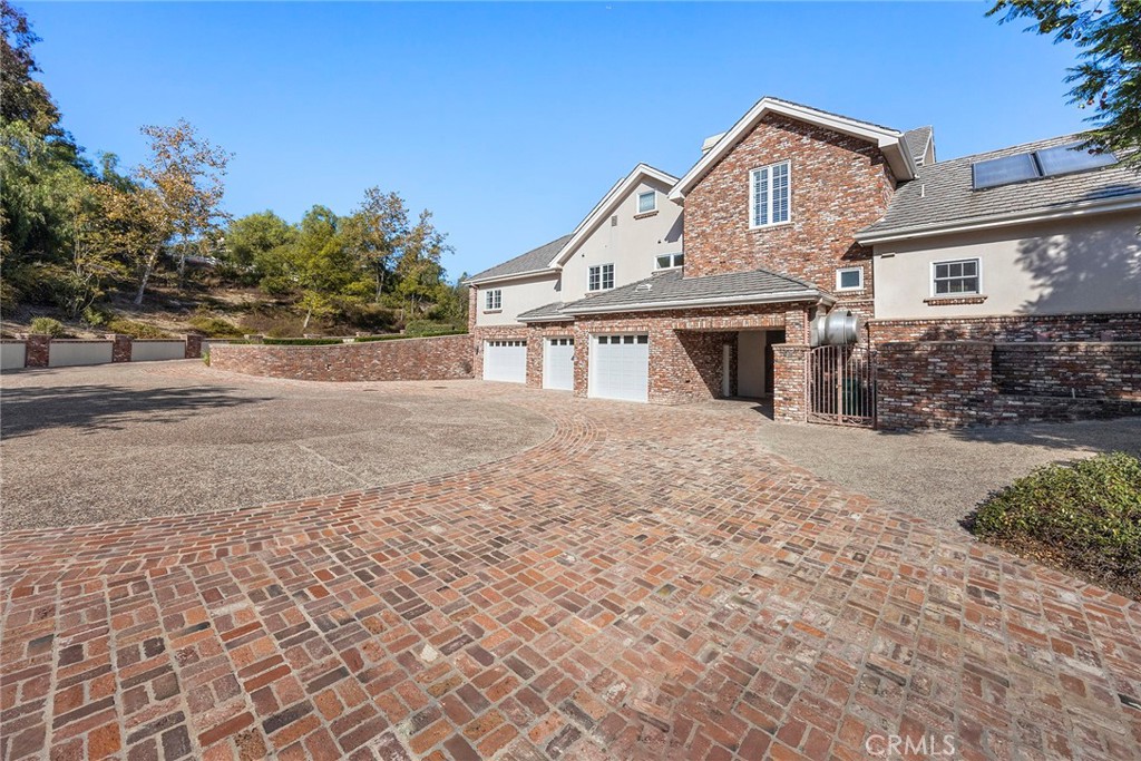 2112 Indian Creek Road