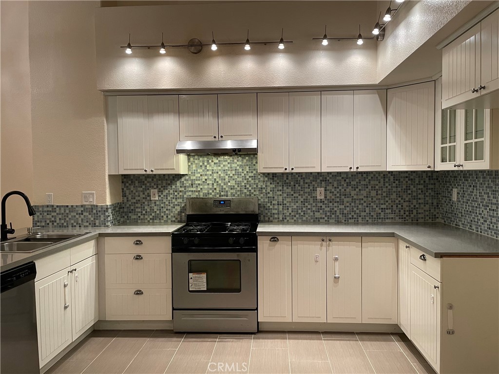 2929 Crape Myrtle Circle