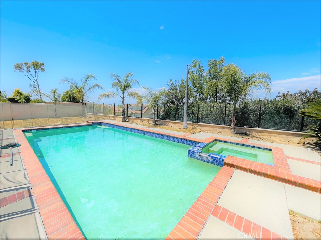 18553 Stonegate Lane