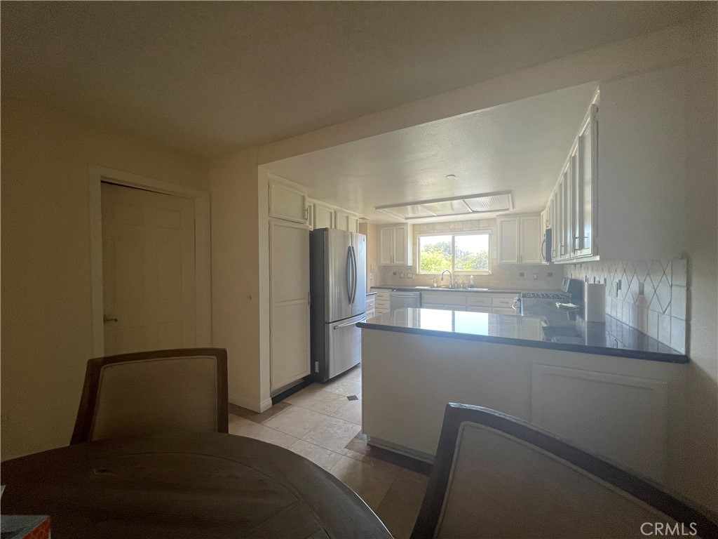 2907 Yucatan Place B
