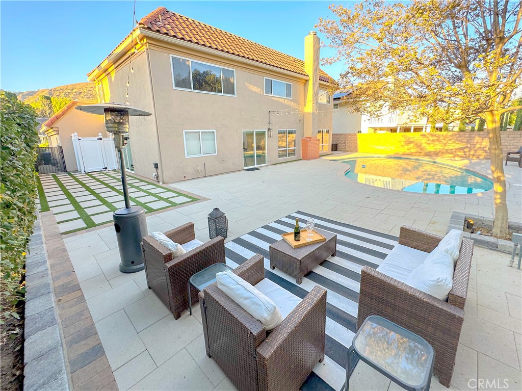 19136 Castlebay Lane