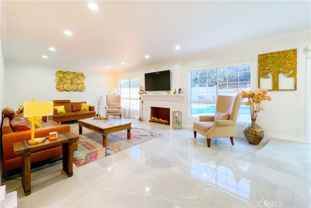 19136 Castlebay Lane