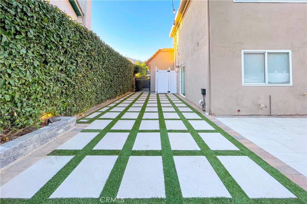 19136 Castlebay Lane