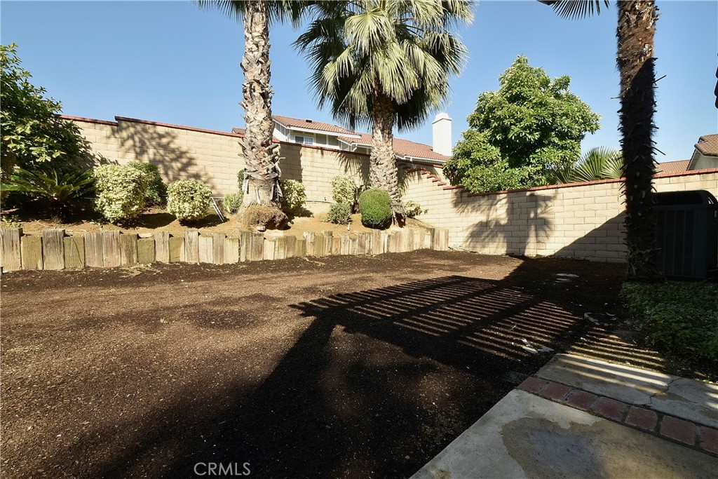 13567 Crescent Hill Drive