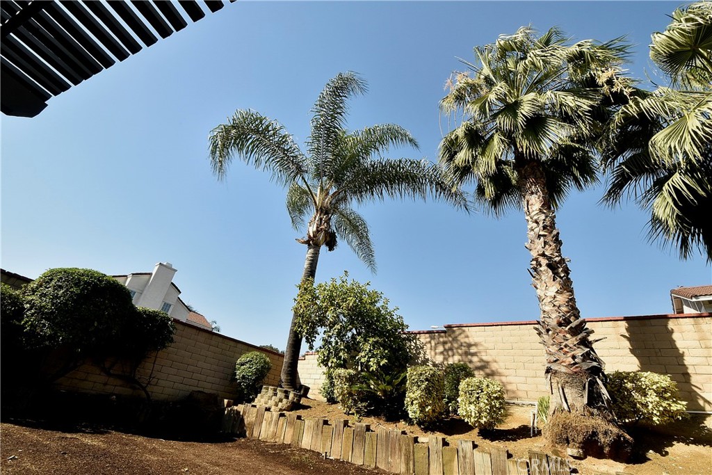 13567 Crescent Hill Drive