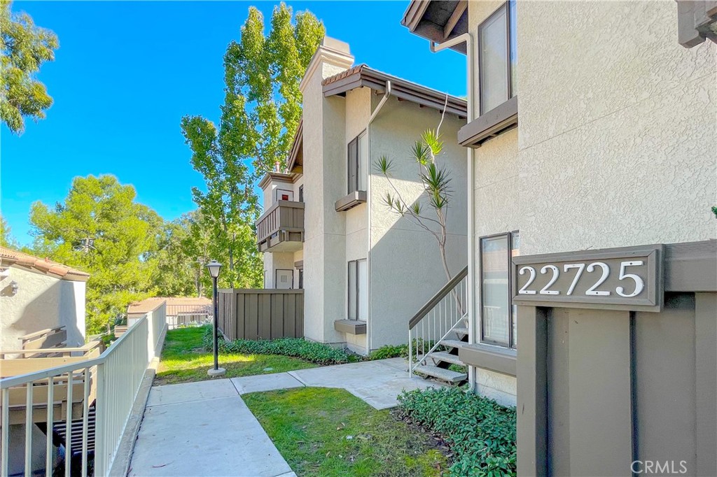 22725 Lakeway Drive 390