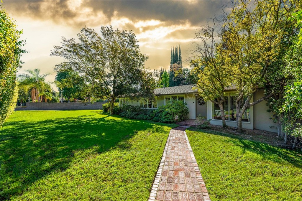 2620 Huntington Drive