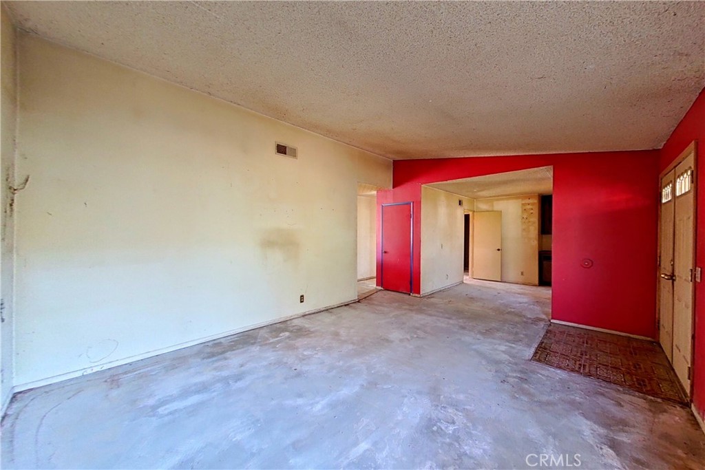 672 Farben Drive