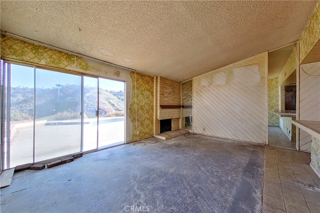 672 Farben Drive