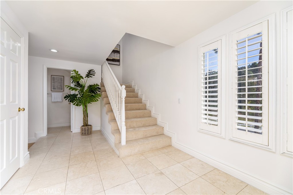 2645 Clear Creek
