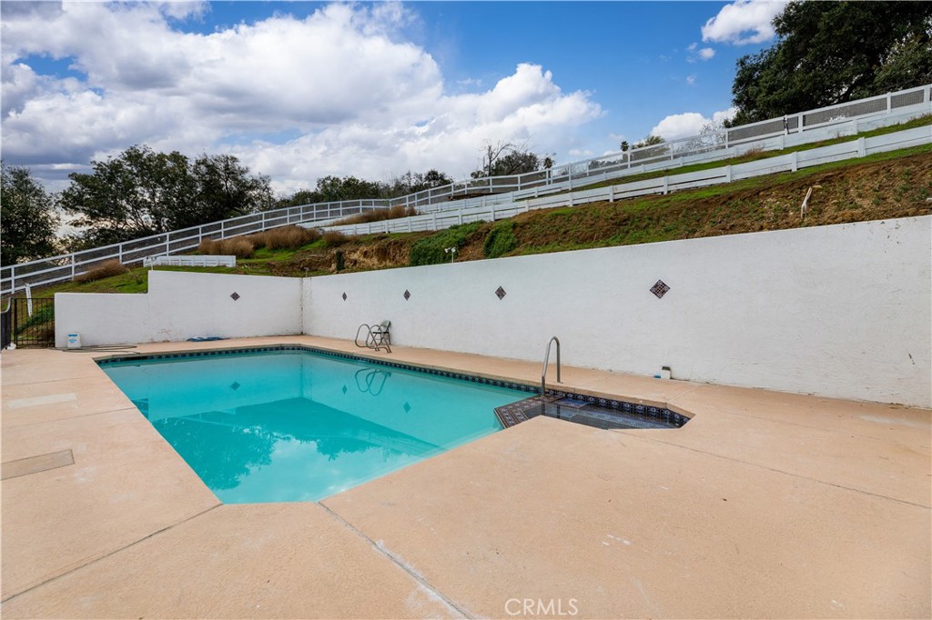 2645 Clear Creek