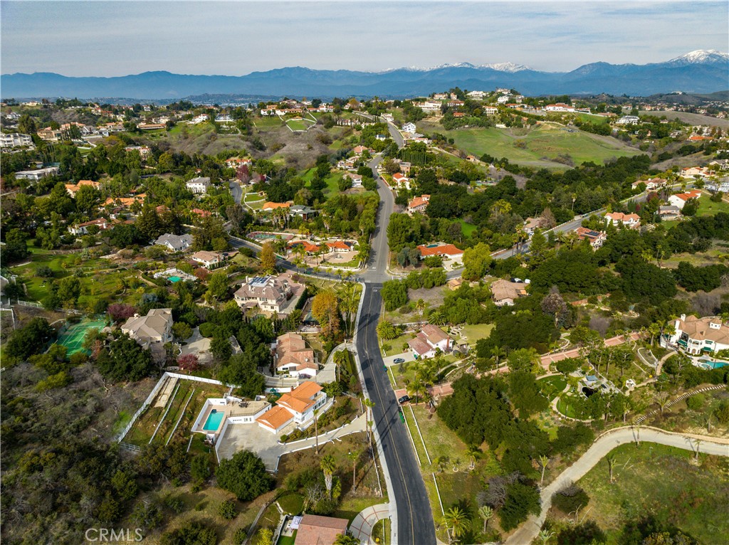 2645 Clear Creek