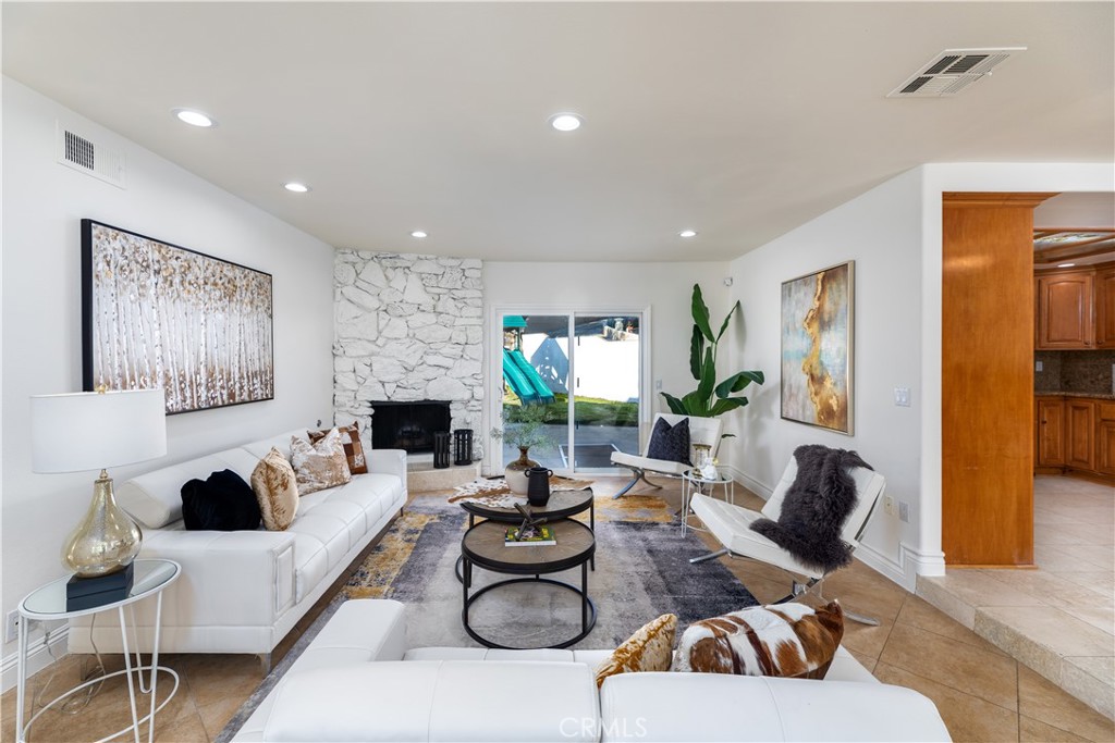 2645 Clear Creek
