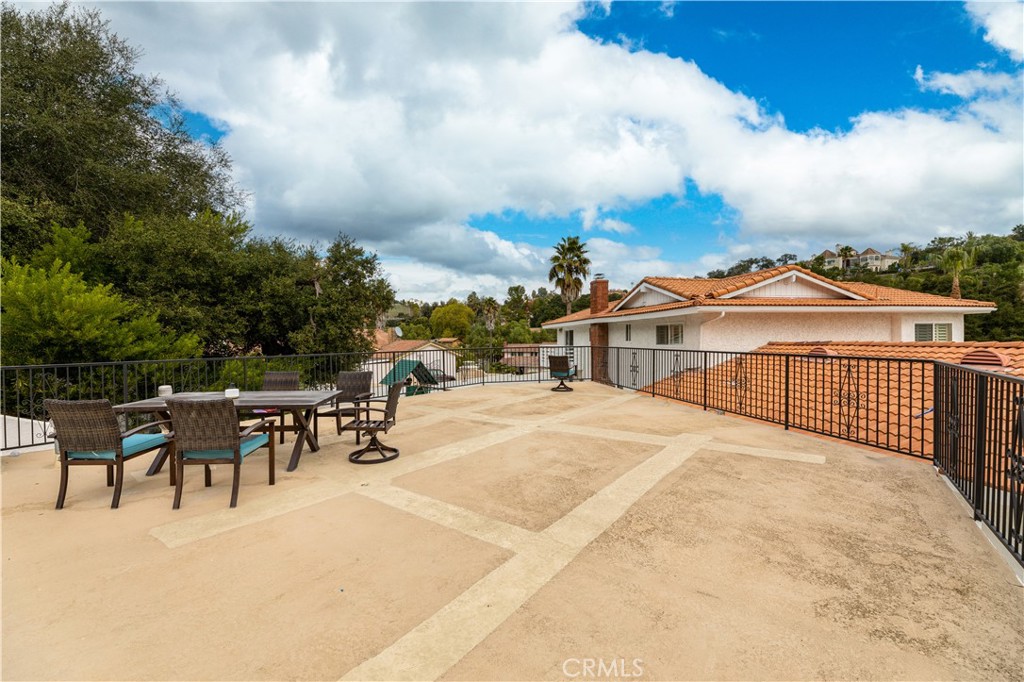 2645 Clear Creek