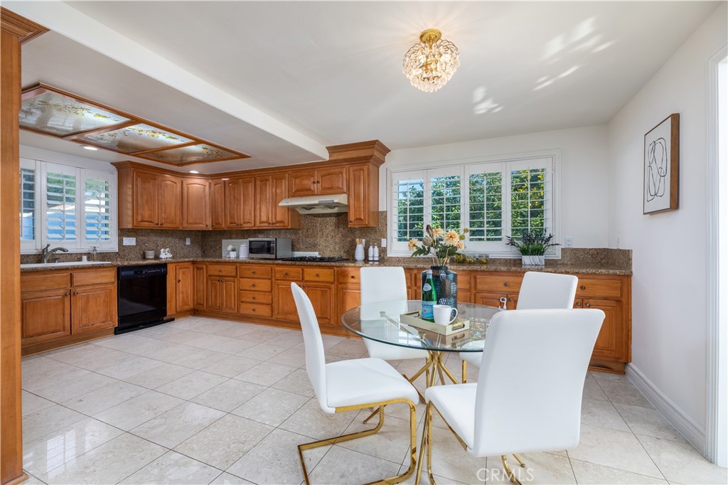 2645 Clear Creek
