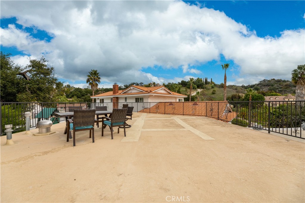 2645 Clear Creek