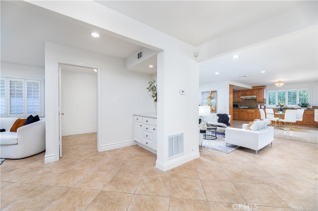2645 Clear Creek