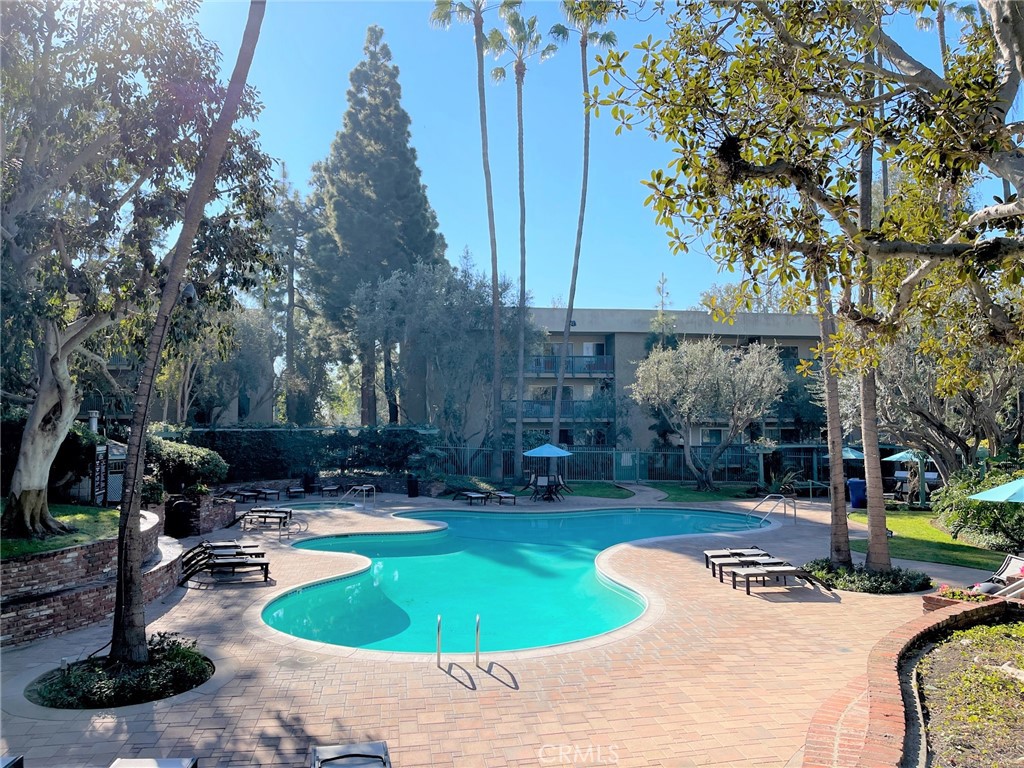 576 N Bellflower Boulevard 101