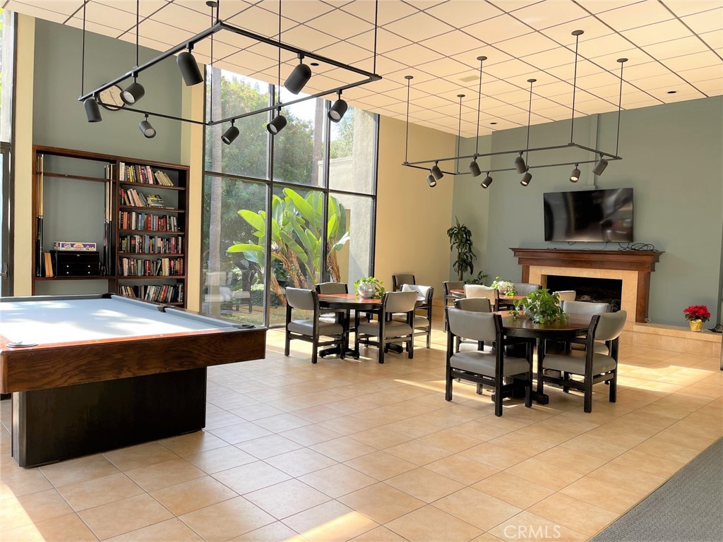 576 N Bellflower Boulevard 101