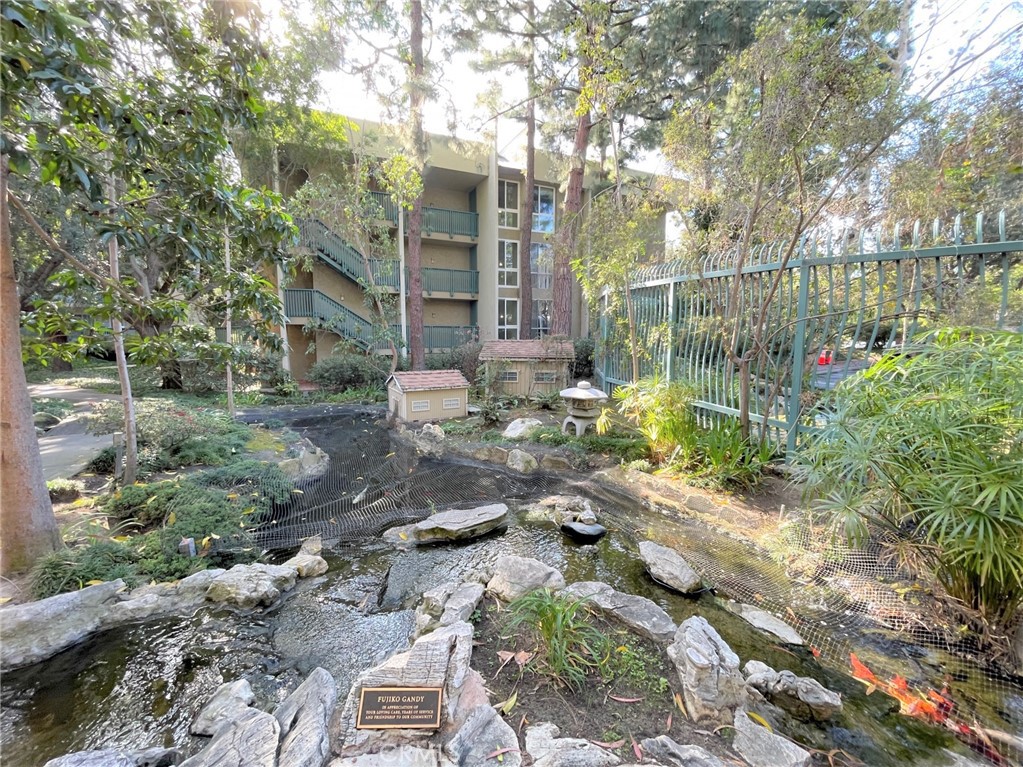 576 N Bellflower Boulevard 101