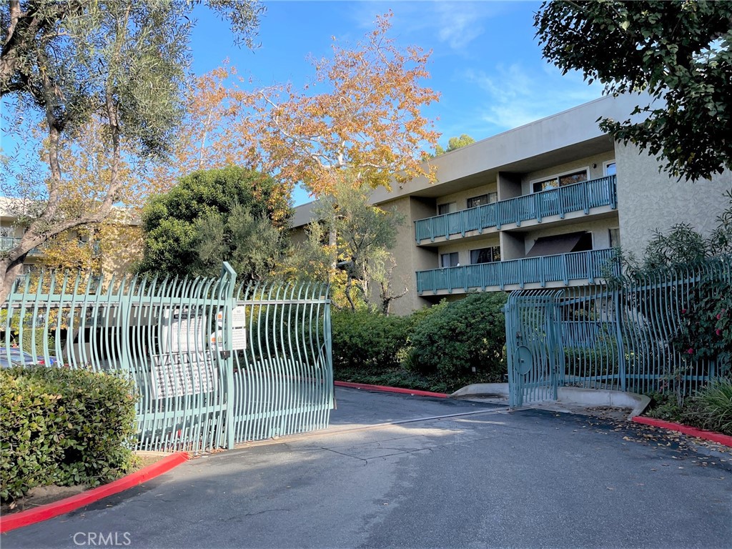 576 N Bellflower Boulevard 101