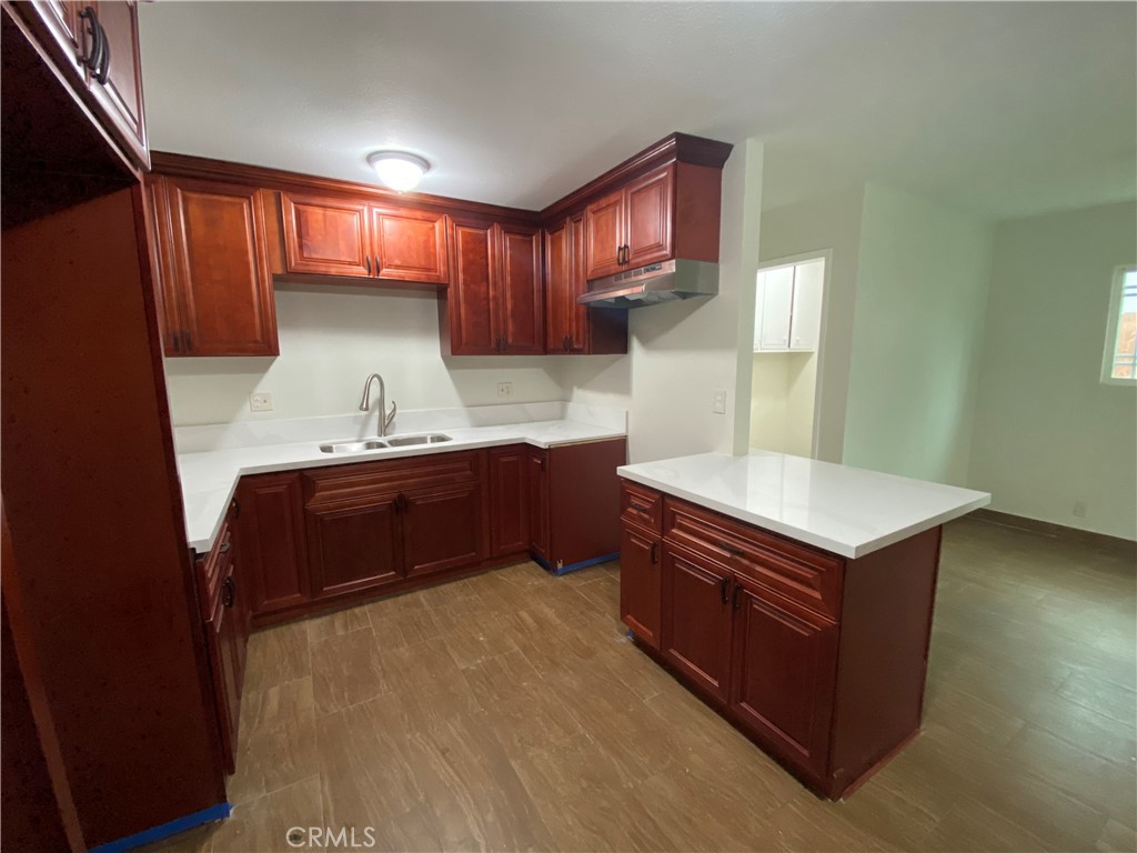 1811 E Rosewood Court
