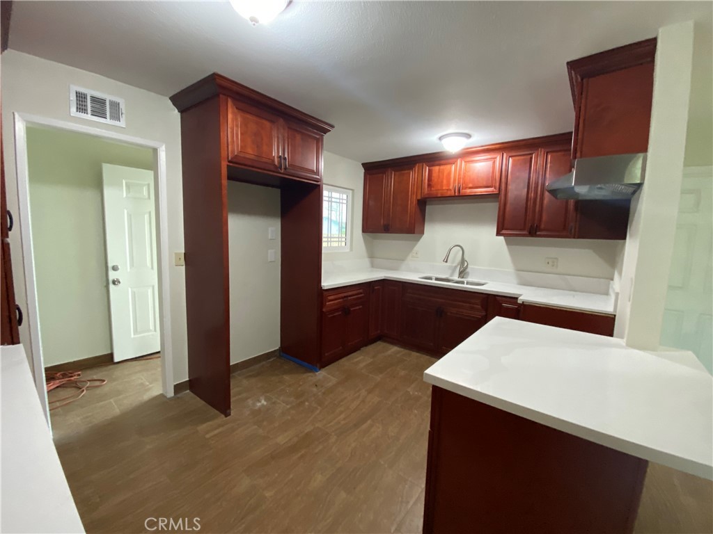 1811 E Rosewood Court