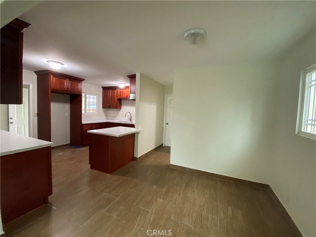 1811 E Rosewood Court