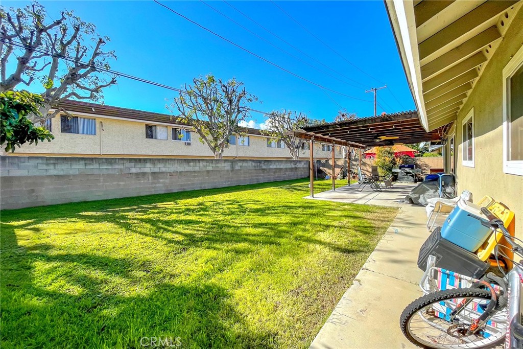 2816 E Valley View Avenue