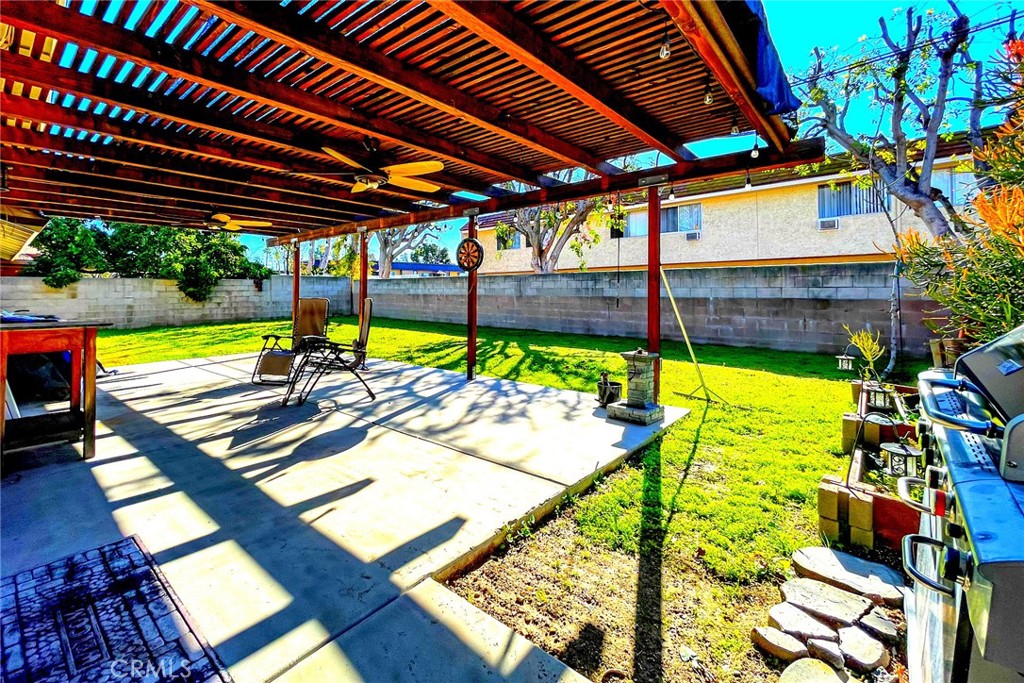 2816 E Valley View Avenue