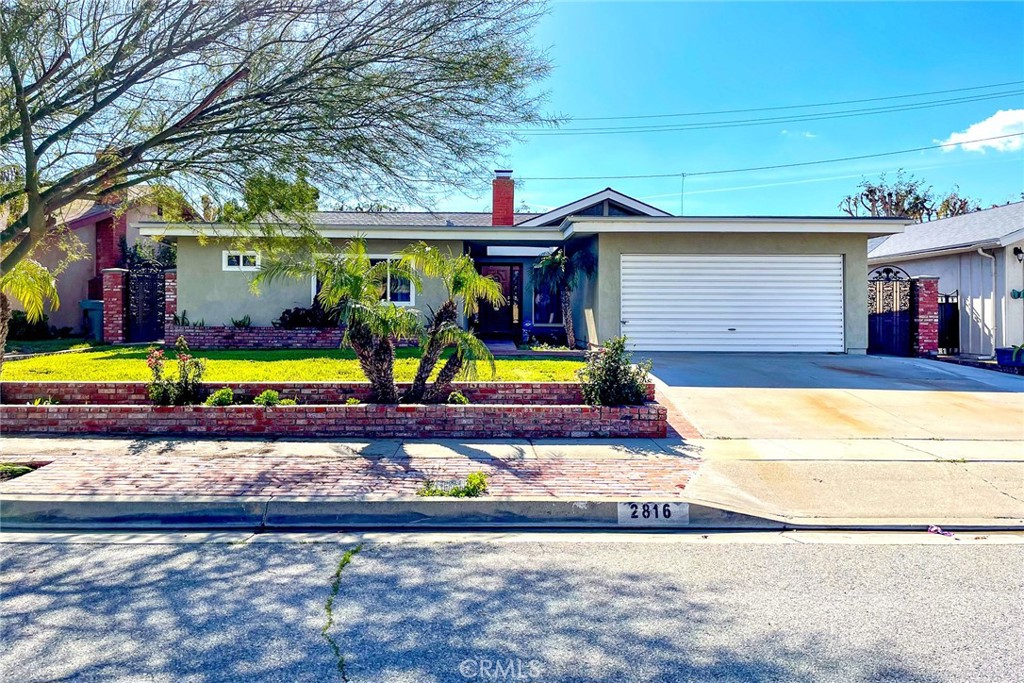 2816 E Valley View Avenue