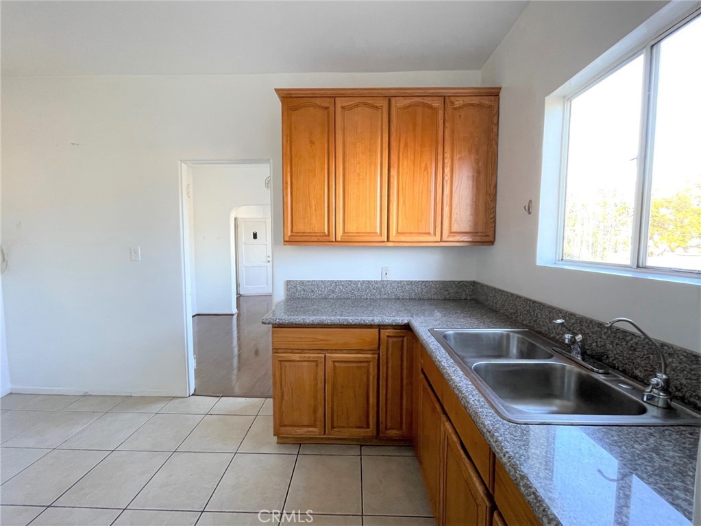 22 1/2 N Bushnell Avenue