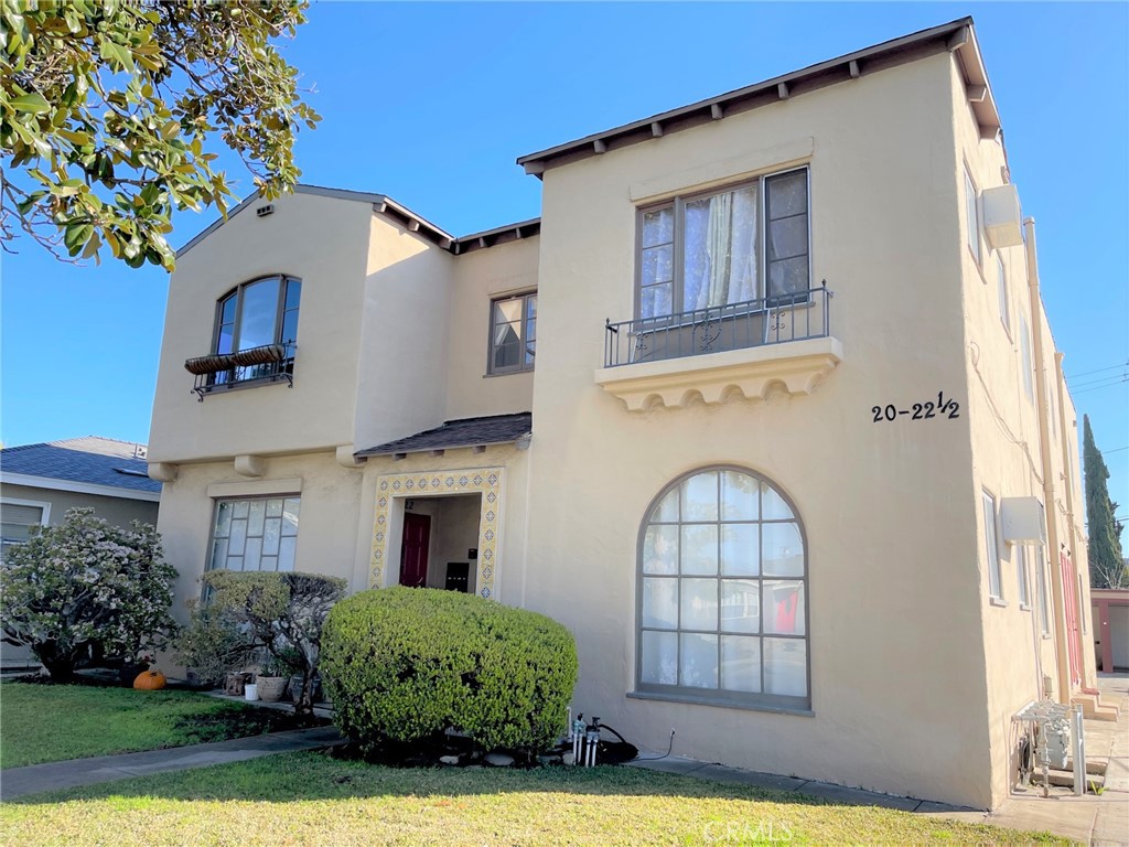 22 1/2 N Bushnell Avenue