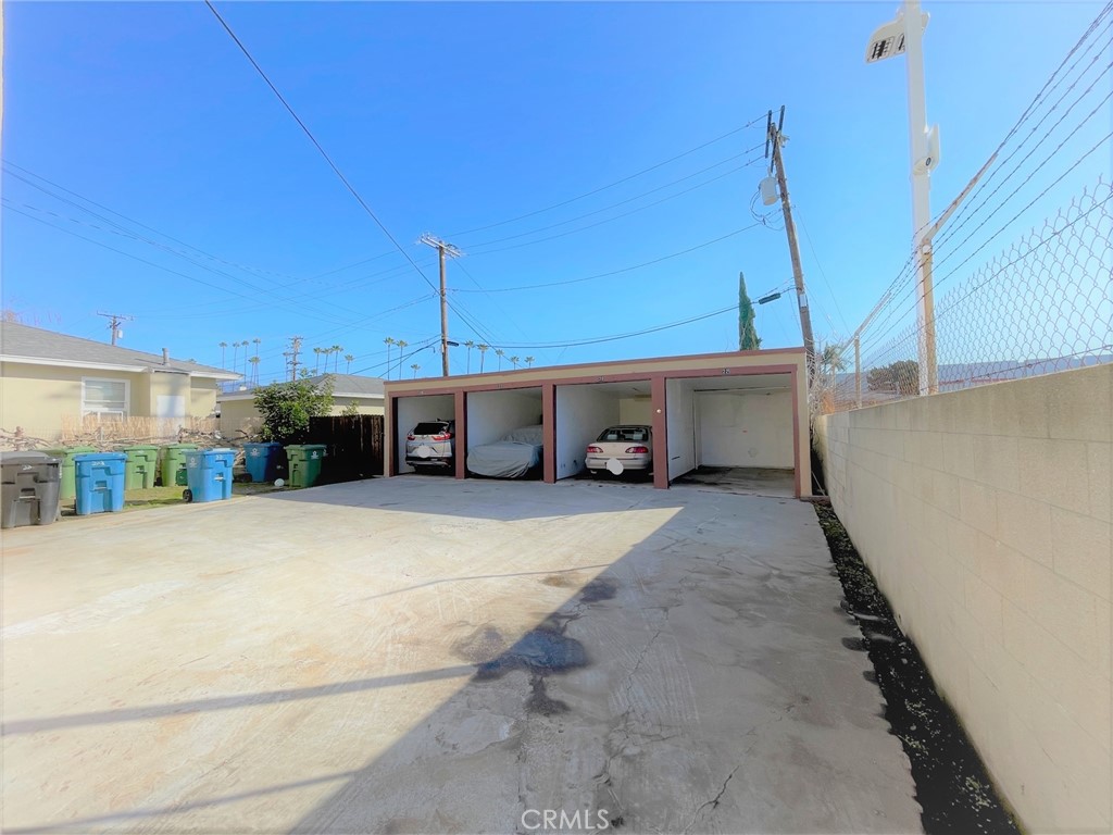 22 1/2 N Bushnell Avenue
