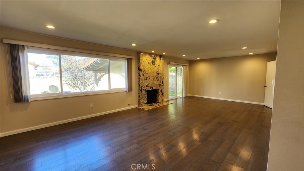 16083 Mesa Robles Drive