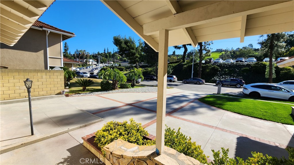 16083 Mesa Robles Drive