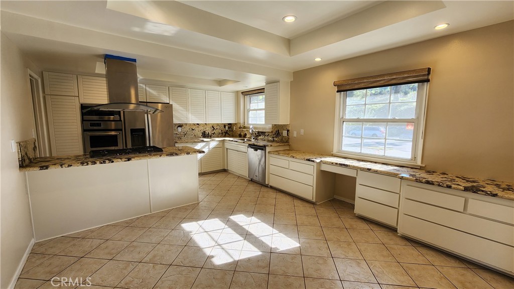 16083 Mesa Robles Drive