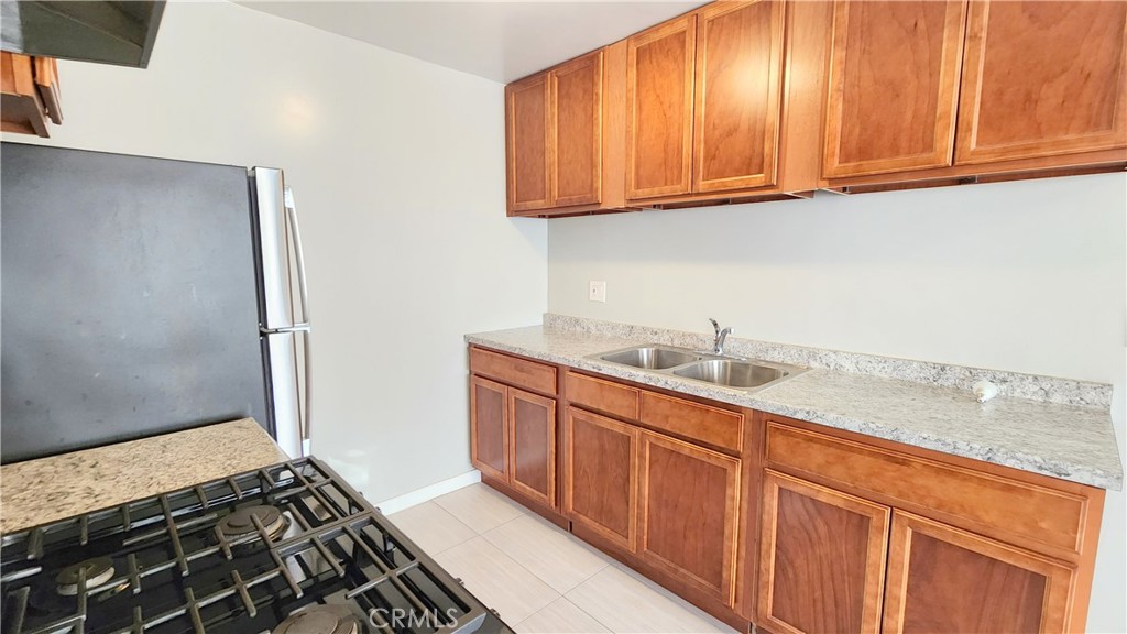 1366 W Arrow