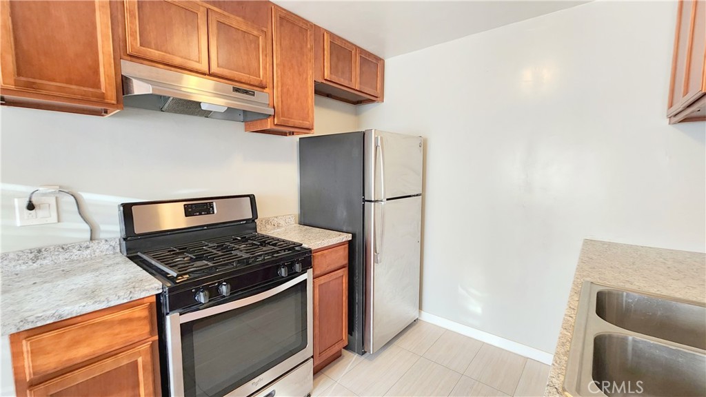 1366 W Arrow