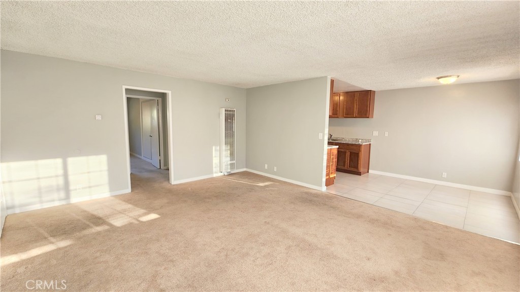 1366 W Arrow