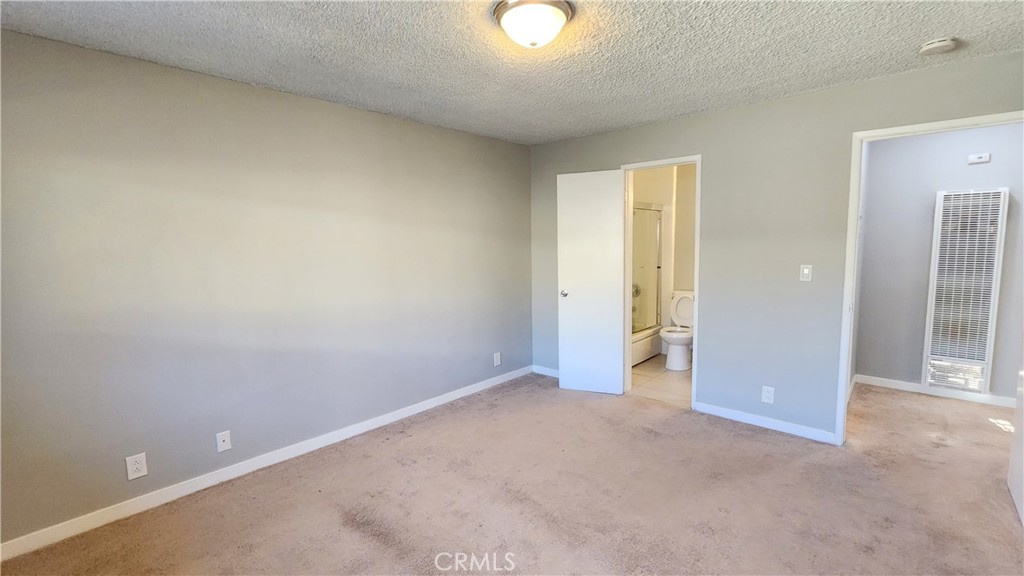 1366 W Arrow