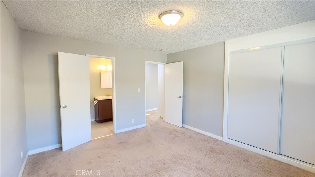 1366 W Arrow