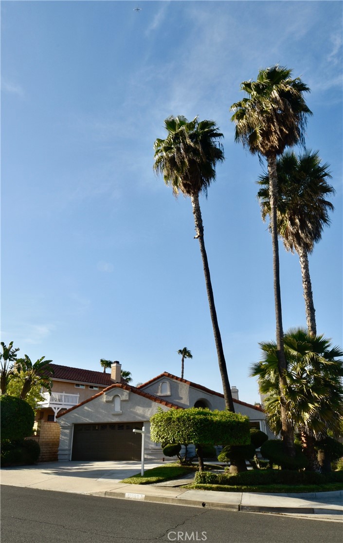 13567 Meadow Crest Drive